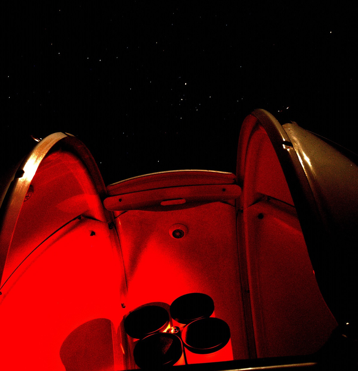 Comunidad participando en trabajos de instalaci&oacute;n
